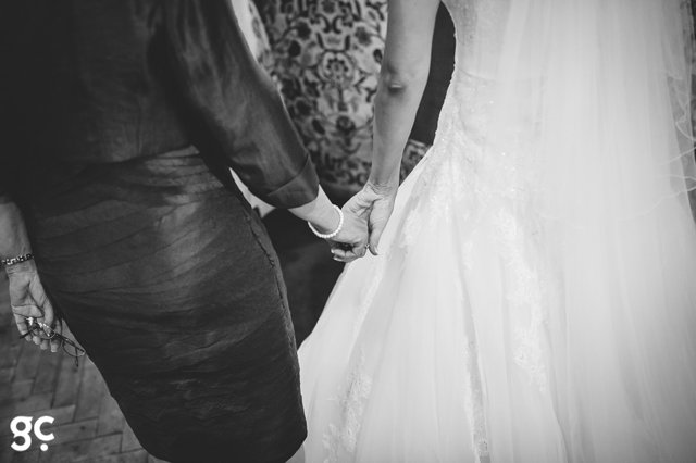 Aimee and Steve Bury Court Barn wedding Jacaranda Catering Guy Collier Wedding Photography_0028