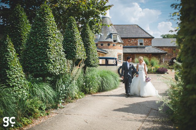 Aimee and Steve Bury Court Barn wedding Jacaranda Catering Guy Collier Wedding Photography_0035