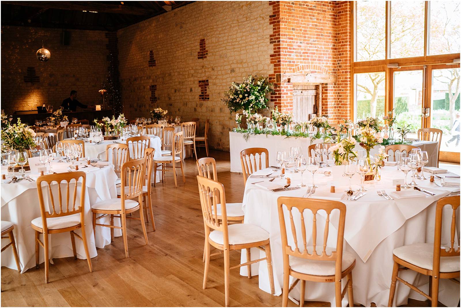 Bury-Court-Barn-wedding-photography_0151